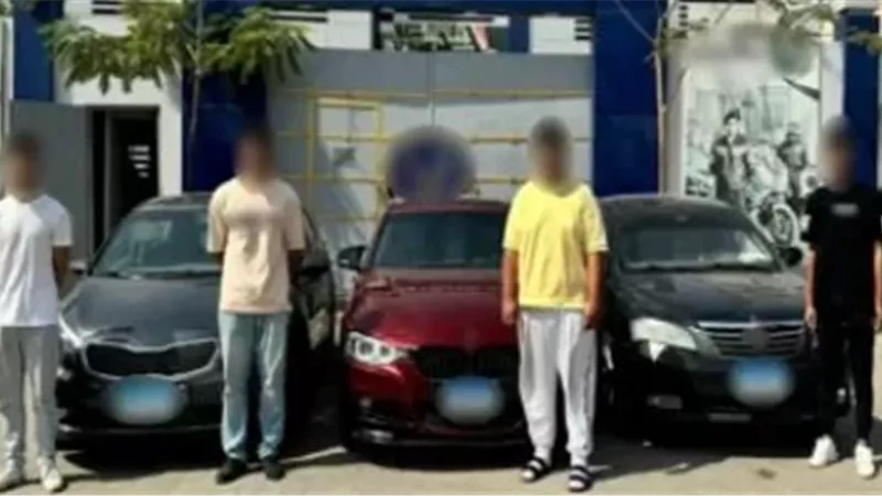 بعد التصالح.. المتهمين في حادث «فتيات طريق الواحات » يغادرون قسم الشرطة 