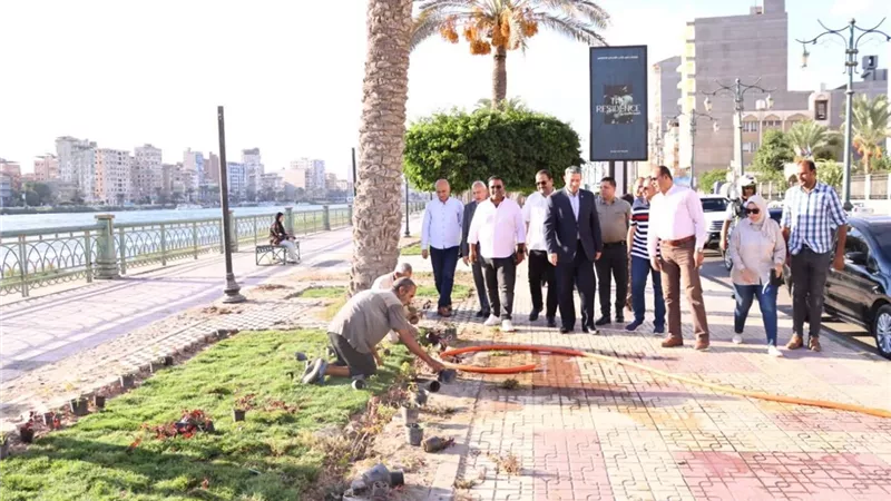 مهرجان دمياط.. المحافظ يتابع تنفيذ مبادرة 