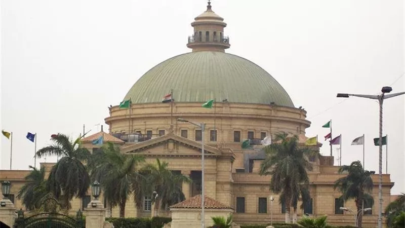 رئيس جامعة القاهرة يوجه بإنشاء ملف طبي لكل طالب بالجامعة الأهلية