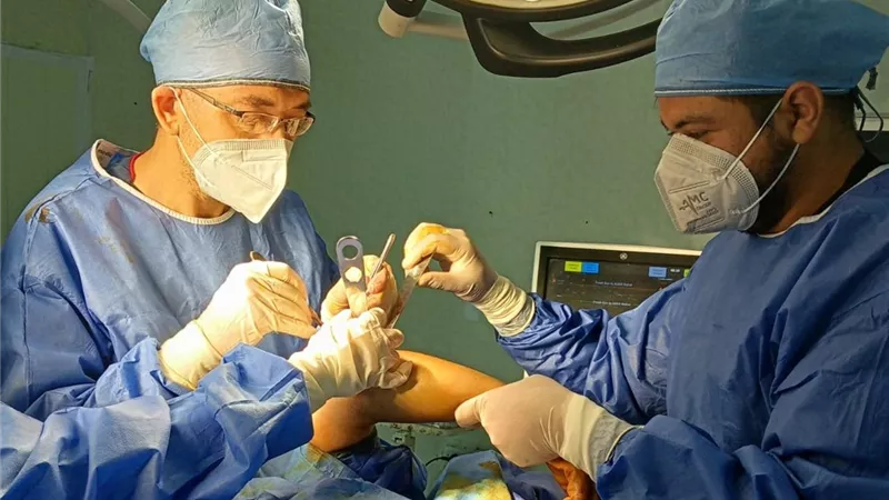  الانتهاء من 130 عملية جراحية متنوعة وإجراء 100 مقياس سمع بمستشفى العريش  خلال اسبوع