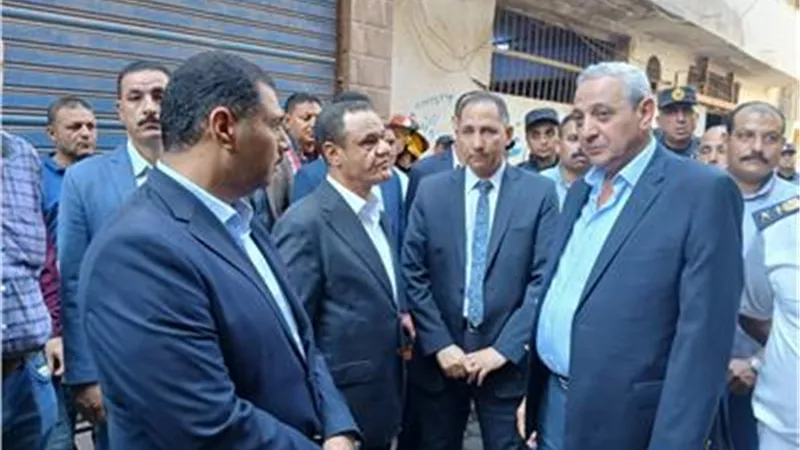 إصابة 3 ضباط خلال السيطرة على حريق مصبغة 