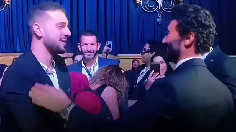 لفتة إنسانية لـ خالد النبوي خلال ندوة تكريمه بمهرجان عنابة بالجزائر.. فيديو