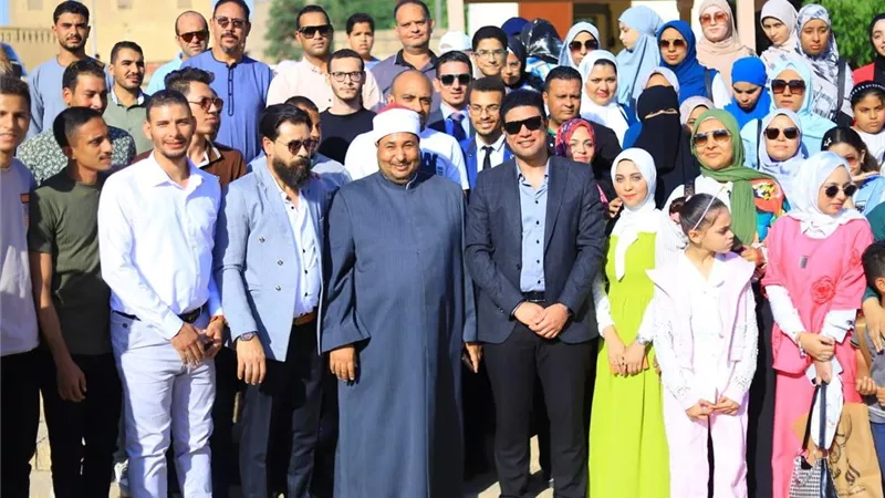 نائب محافظ سوهاج يصطحب وفدًا شبابيًا في جولة أثرية |صور