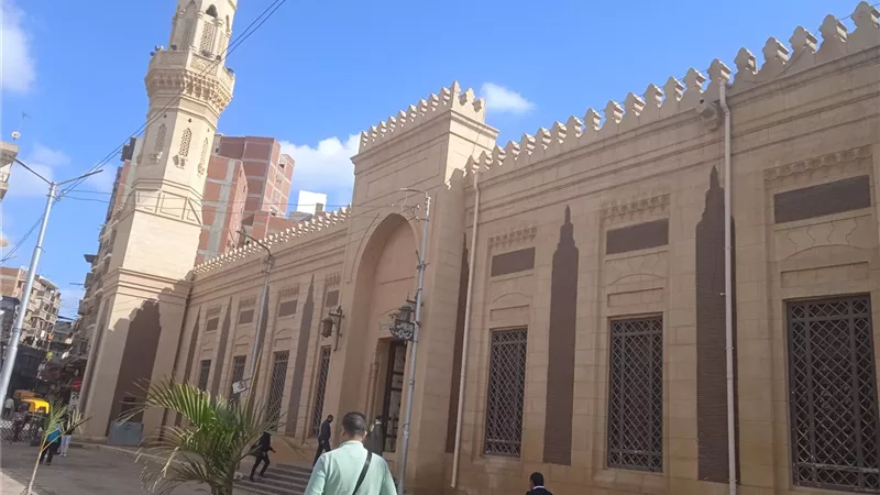 زاره السادات والشعراوي من محبيه.. مسجد سيدي إبراهيم الدسوقي أيقونة المساجد الصوفية بمصر |صور