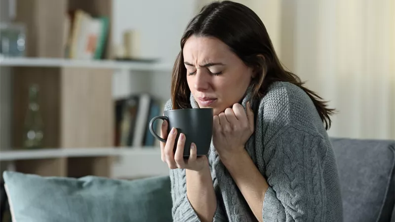 الشعور بالبرد المستمر.. 4 أمراض خفية قد تكون السبب