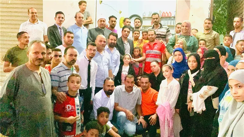 مناشدة غيّرت حياته.. عبدالله صوّر دعايا لمحل والده لسداد ديونه ومحافظة سوهاج تستجيب