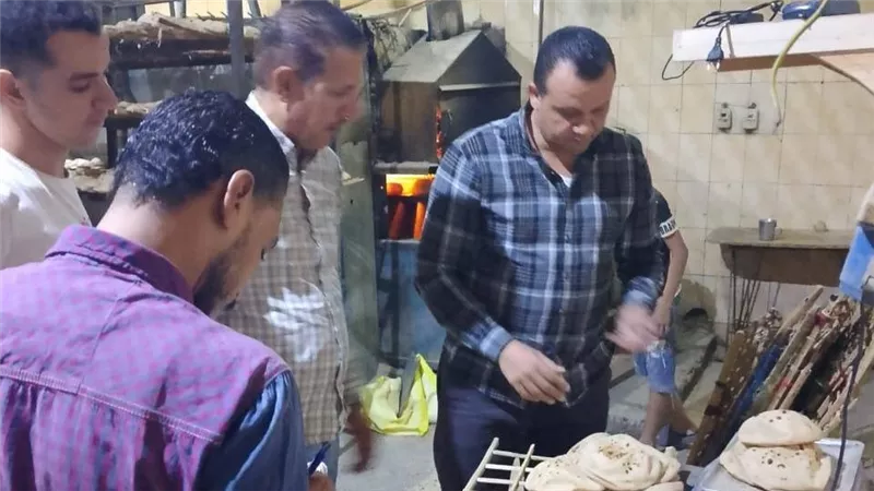 ضبط 256 مخالفة خبز ولحوم فاسدة خلال حملات تموينة بالمنيا| صور