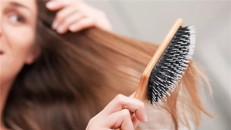 إشارات في شعرك تكشف عن مشكلات صحية