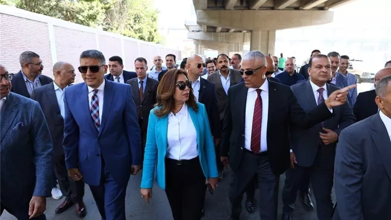وزيرة التنمية المحلية ومحافظ الجيزة يتفقدان أعمال تطوير المنطقة المحيطة بمستشفى بولاق الدكرور العام