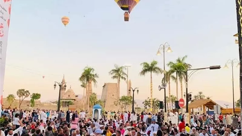 60 رحلة بالون طائر تحلق في سماء الأقصر بعد توقفها لسوء الأحوال الجوية 