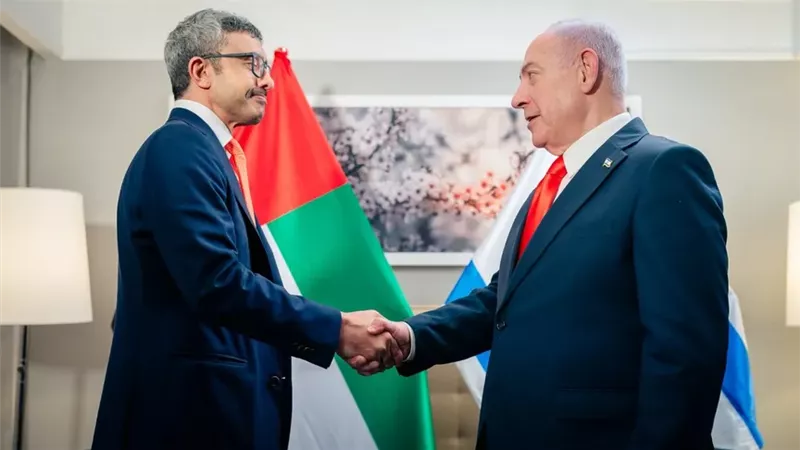 خلال لقاء بن زايد و نتنياهو.. الإمارات تطالب بإنهاء حرب غزة وإطلاق سراح جميع الرهائن