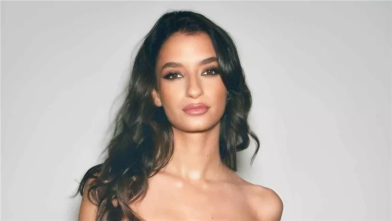 بالفراشات.. أميرة أديب تثير حيرة جمهورها حول ارتباطها الجديد