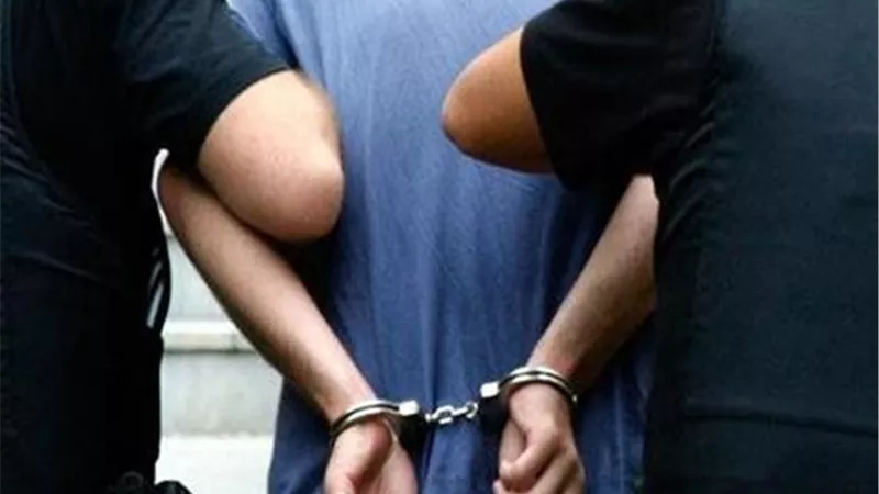 القبض على متهم بالعبور لحيازته أجهزة غير مرخصة لفك شفرات القنوات الفضائية