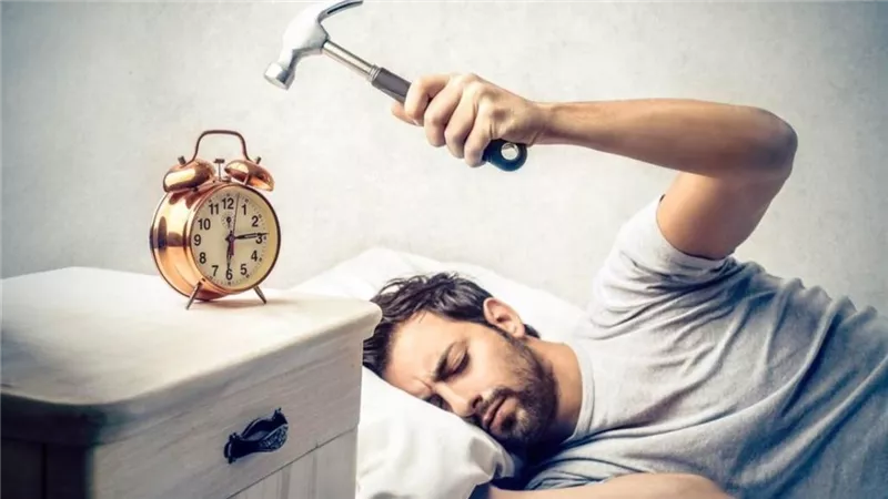 انتبه.. الاستيقاظ على صوت المنبه يهدد صحة قلبك