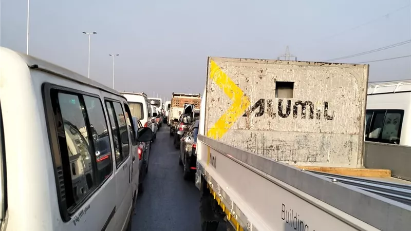 النشرة المرورية|كثافات مرورية متحركة بمحاور وميادين القاهرة والجيزة