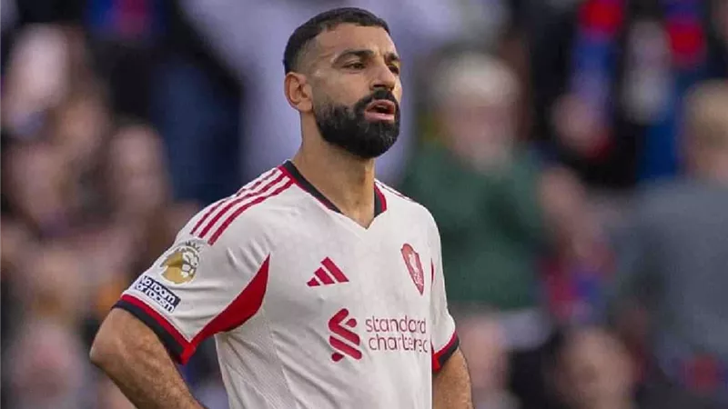 محمد صلاح ينفعل على القرارات التحكيمية أمام كريستال بالاس
