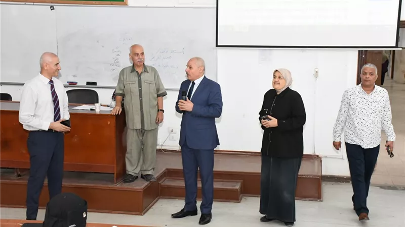 900 طالب وطالبة يلتحقون بكلية العلوم جامعة قناة السويس