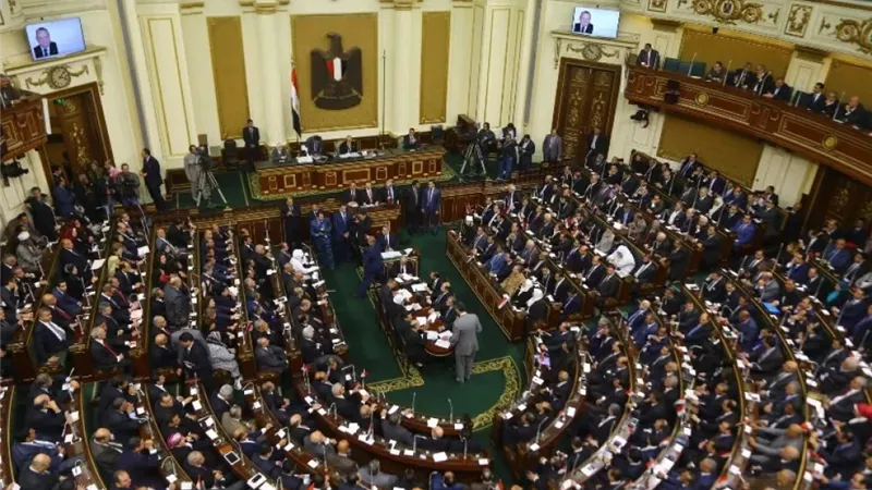 تحت قبة البرلمان.. قضايا اقتصادية واجتماعية تثير الجدل وتطالب الحكومة بالتحرك
