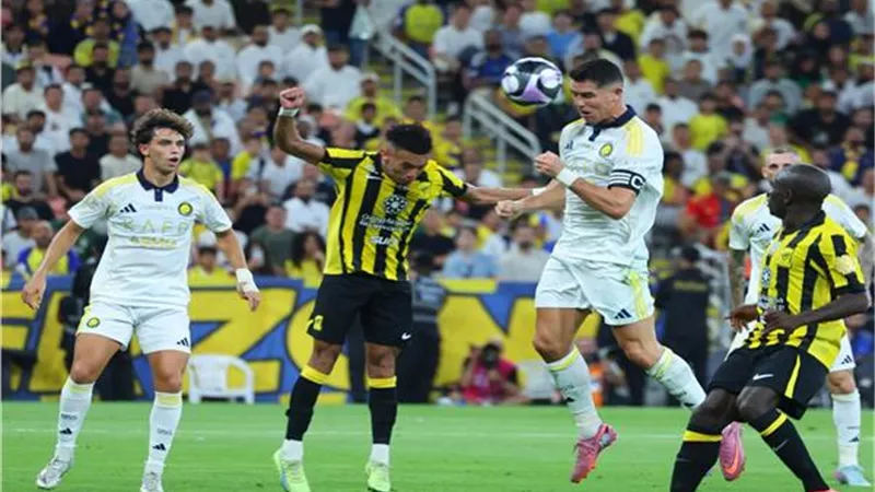 هل بات النصر عقدة الاتحاد في كلاسيكو الدوري السعودي ؟  