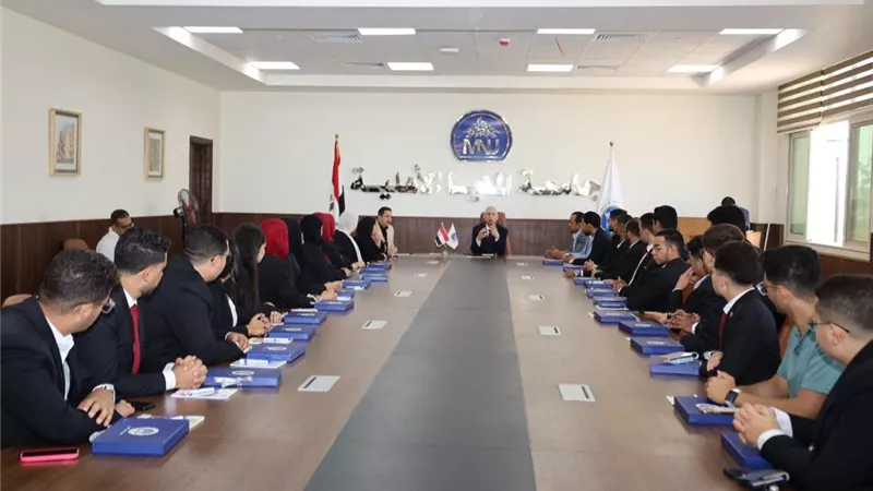 رئيس جامعة المنيا يلتقي بمجلس اتحاد طلاب الجامعة الأهلية لتعزيز التواصل والاستماع لمتطلباتهم