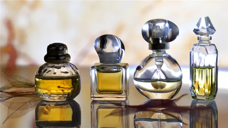 هل استخدام العطور التي تحتوي على كحول حرام؟.. أمين الفتوى يجيب