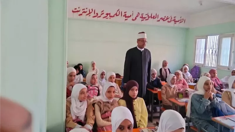رئيس منطقة كفرالشيخ الأزهرية يتفقد سير العمل بالمعاهد