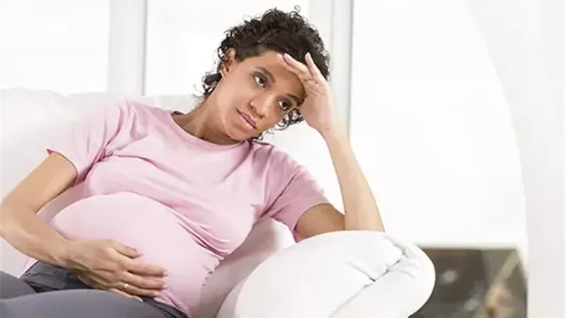 تقلبات المزاج أثناء الحمل.. متى تستدعي استشارة الطبيب؟