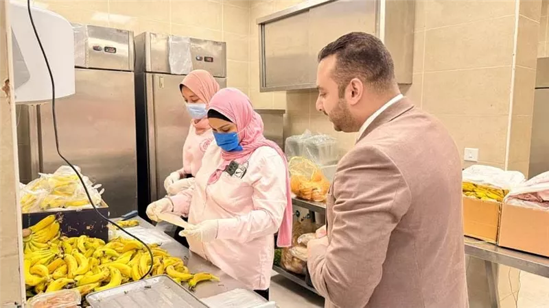 مدير الرعاية الصحية بالأقصر يطمئن على جودة الأغذية المقدمة بمنشآت الهيئة