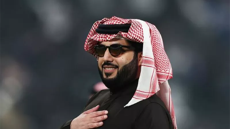 تركي آل الشيخ يواجه النسيان على طريقته الخاصة