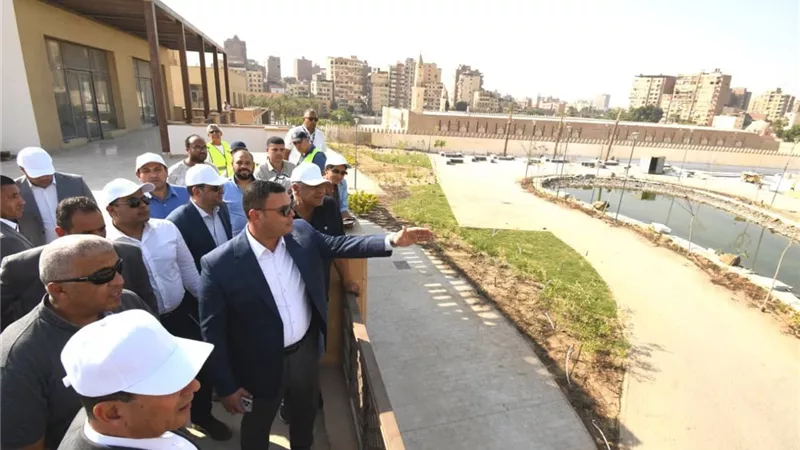 وزير الإسكان يتابع ميدانيًا سير العمل بمشروع 
