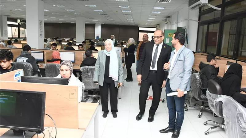 نائب رئيس جامعة الإسماعيلية الجديدة: نتابع الامتحانات من أجل التطوير