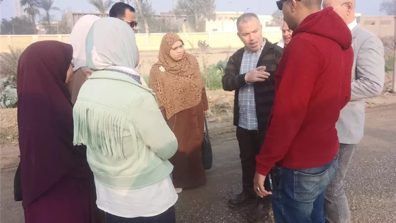 رئيس «مياه الفيوم» يتابع إصلاح كسر مفاجئ بخط مياه باغوص