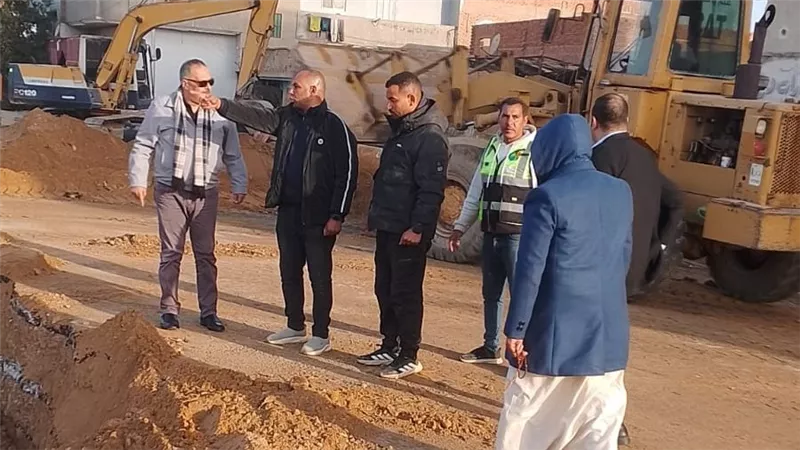رئيس «مياه القناة» يتفقد مواقع العمل بفايد في الإسماعيلية