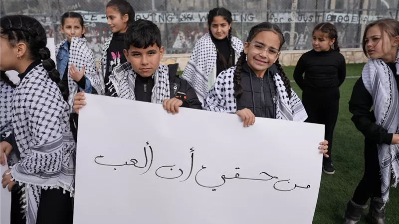 الحق في اللعب.. أطفال مخيم عايدة يناشدون العالم لمنع هدم ملعبهم