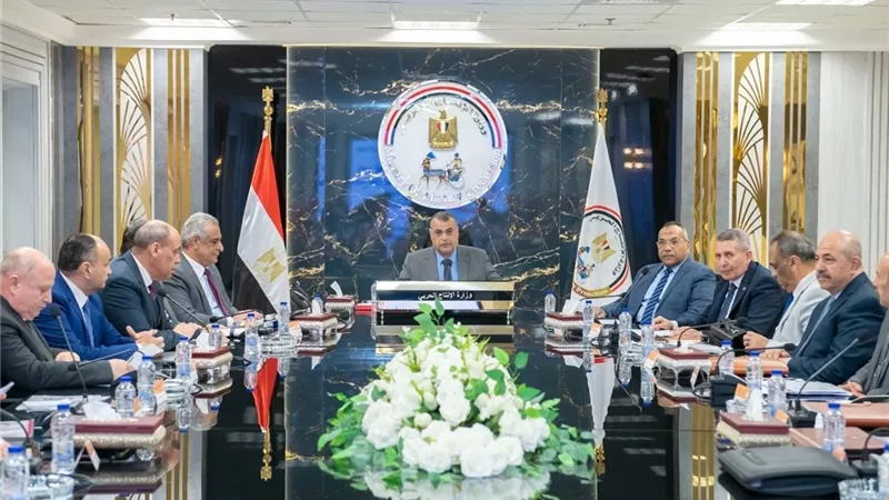 وزير الإنتاج الحربي: نحرص على تطبيق آليات الحوكمة وترشيد المصروفات 