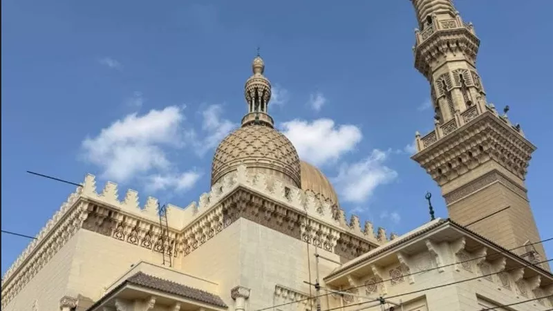 تطوير ورفع كفاءة المسجد الكبير أمام قنطرة التسعة بالشرقية 
