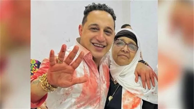 نقابة المهن الموسيقية تنعي والدة رضا البحراوي.. وأصدقاؤه بالوسط يساندونه