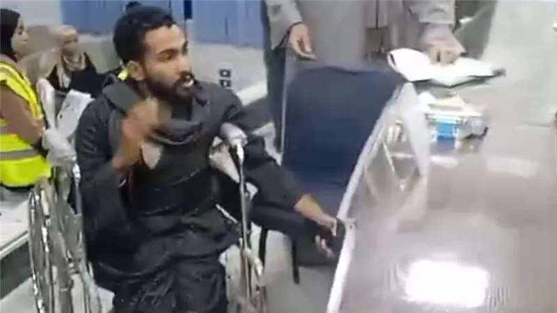 محافظ سوهاج يلبي طلب شاب من ذوي الهمم خلال اللقاء الجماهيري: «هجيلك بيتك»