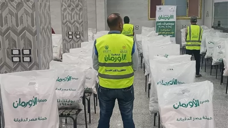  توزيع 700 لحاف وبطانية ضمن حملة «ستر ودفا وإطعام» بكفر الشيخ 