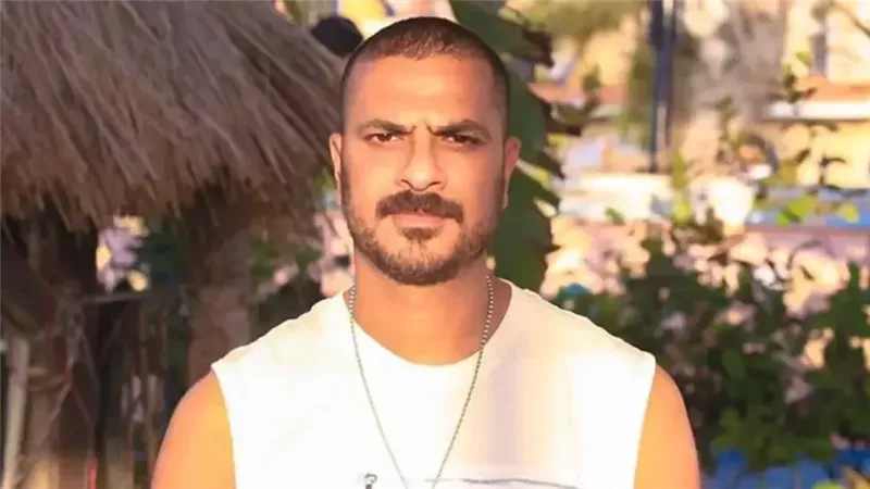 «عاشر من يزيد حياتك حياة» رسالة من مصطفى أبوسريع.. هل لها علاقة بالانفصال؟