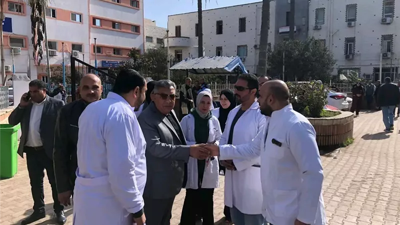 محافظ الدقهلية يزور مستشفى دكرنس العام ويتفقد جودة الخدمات الطبية