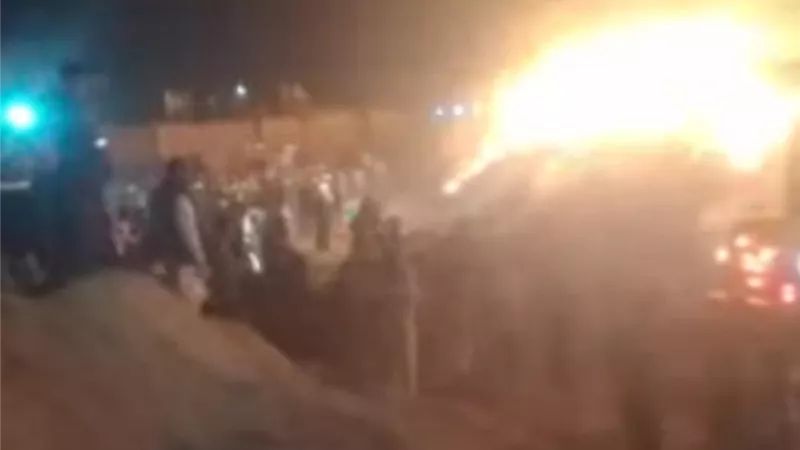 السيطرة على حريق جرن لقش أرز في الفيوم قبل امتداده للمنازل