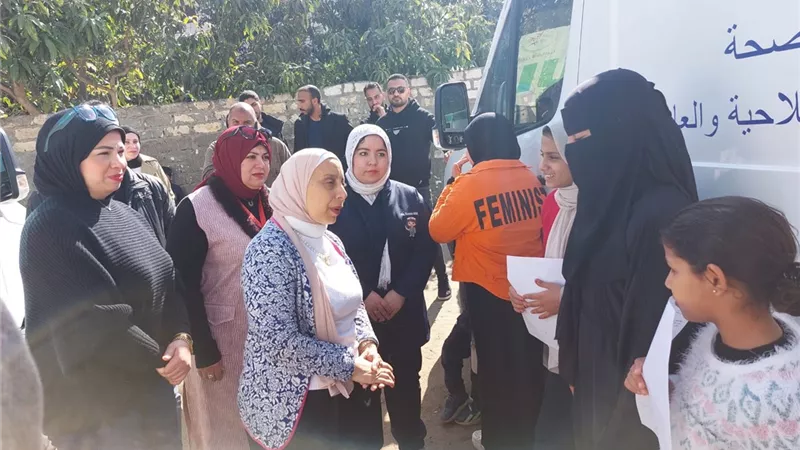 الكشف على 774 مواطنًا خلال يومي القافلة بالكيلو 17 بالقنطرة غرب