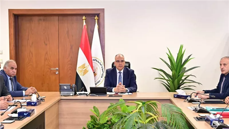 وزير الري يتابع استعدادات أجهزة الوزارة لموسم أقصى الاحتياجات المائية 