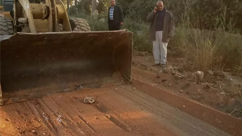 مع انطلاق موسم القصب.. محافظ أسوان يستجيب للمزارعين ويوجه بتهميد الطرق