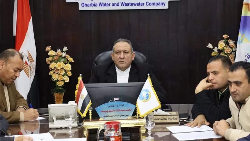 مياه الغربية تكثف المتابعة لمشروعات الصرف الصحي بقطور وزفتى
