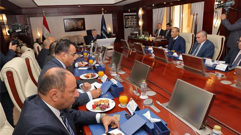 رئيس هيئة قناة السويس: مؤشرات إيجابية تبشر بتعافي حركة الملاحة