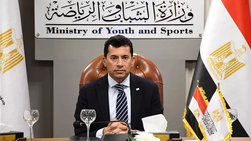 وزير الشباب والرياضة يؤكد توسيع المنظومة الإلكترونية الشاملة 
