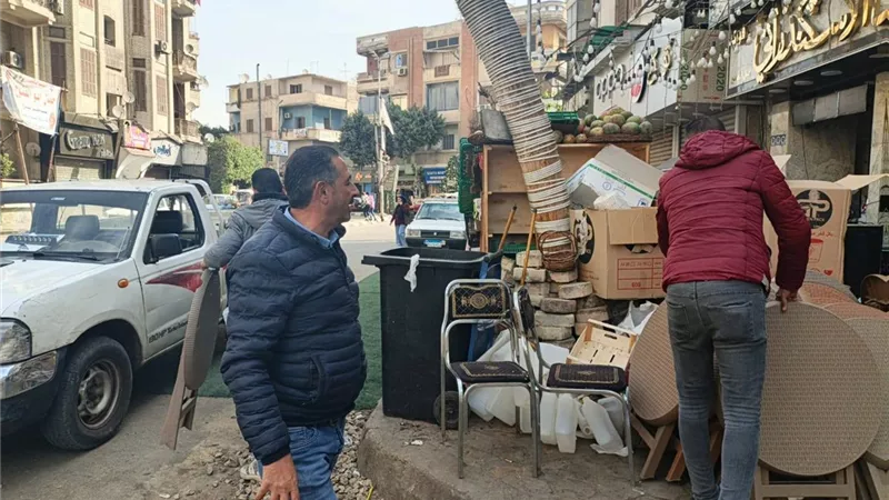 خلال ساعة واحدة.. حي شبرا يستجيب لشكوى قاطني شارع خلوصي