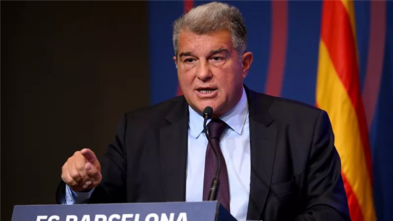 رئيس برشلونة يتحدث عن تير شتيجن وطموحات دوري أبطال أوروبا